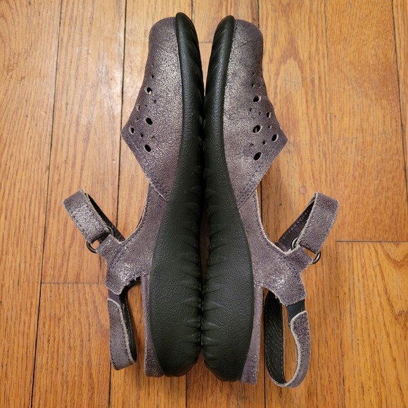 NAOT 36 Leather Mary Jane Sandals Metallic Silver Gray Shimmer ARATAKI 5 - Picture 4 of 7